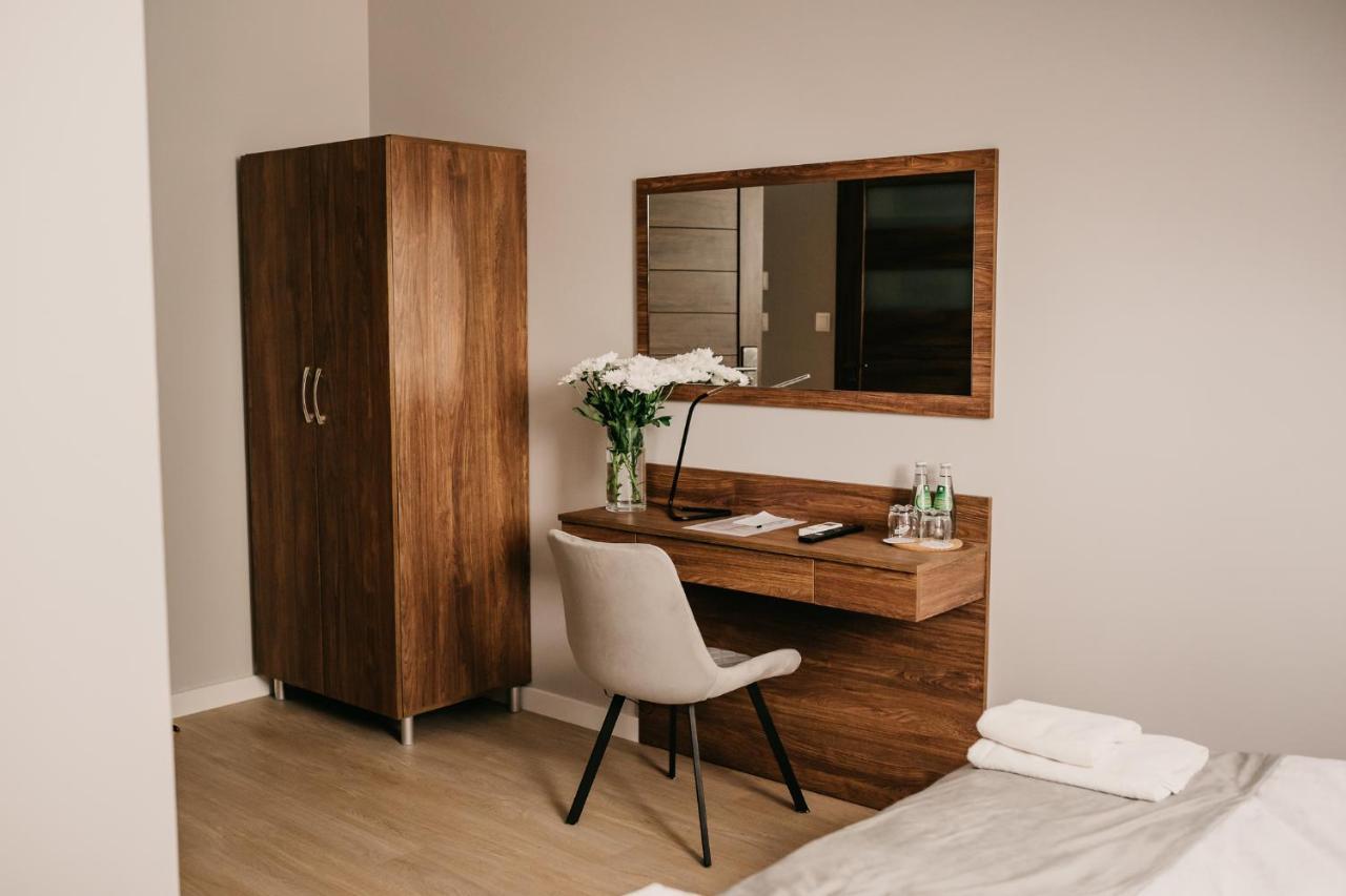 Hotel Millenium Góra Motyczna Exteriér fotografie