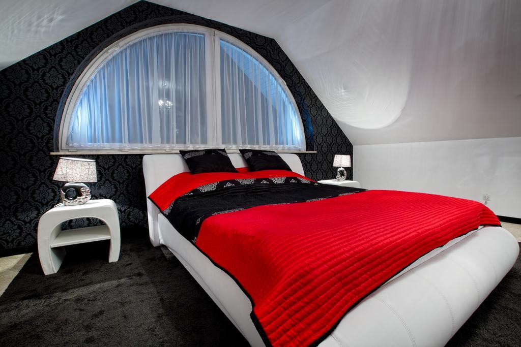 Hotel Millenium Góra Motyczna Pokoj fotografie