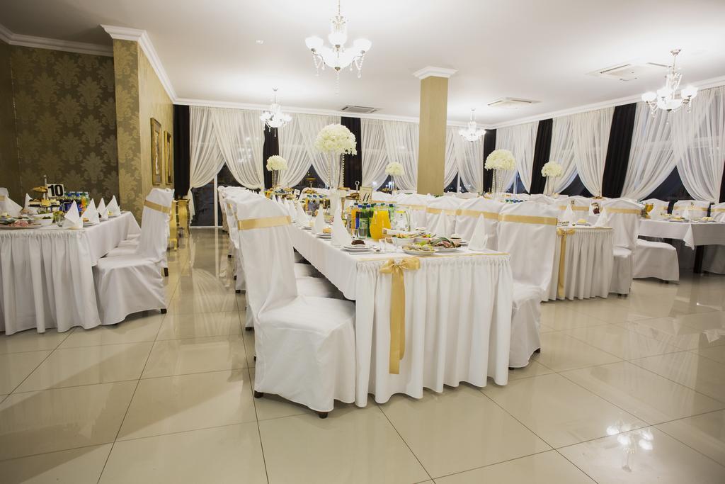 Hotel Millenium Góra Motyczna Exteriér fotografie